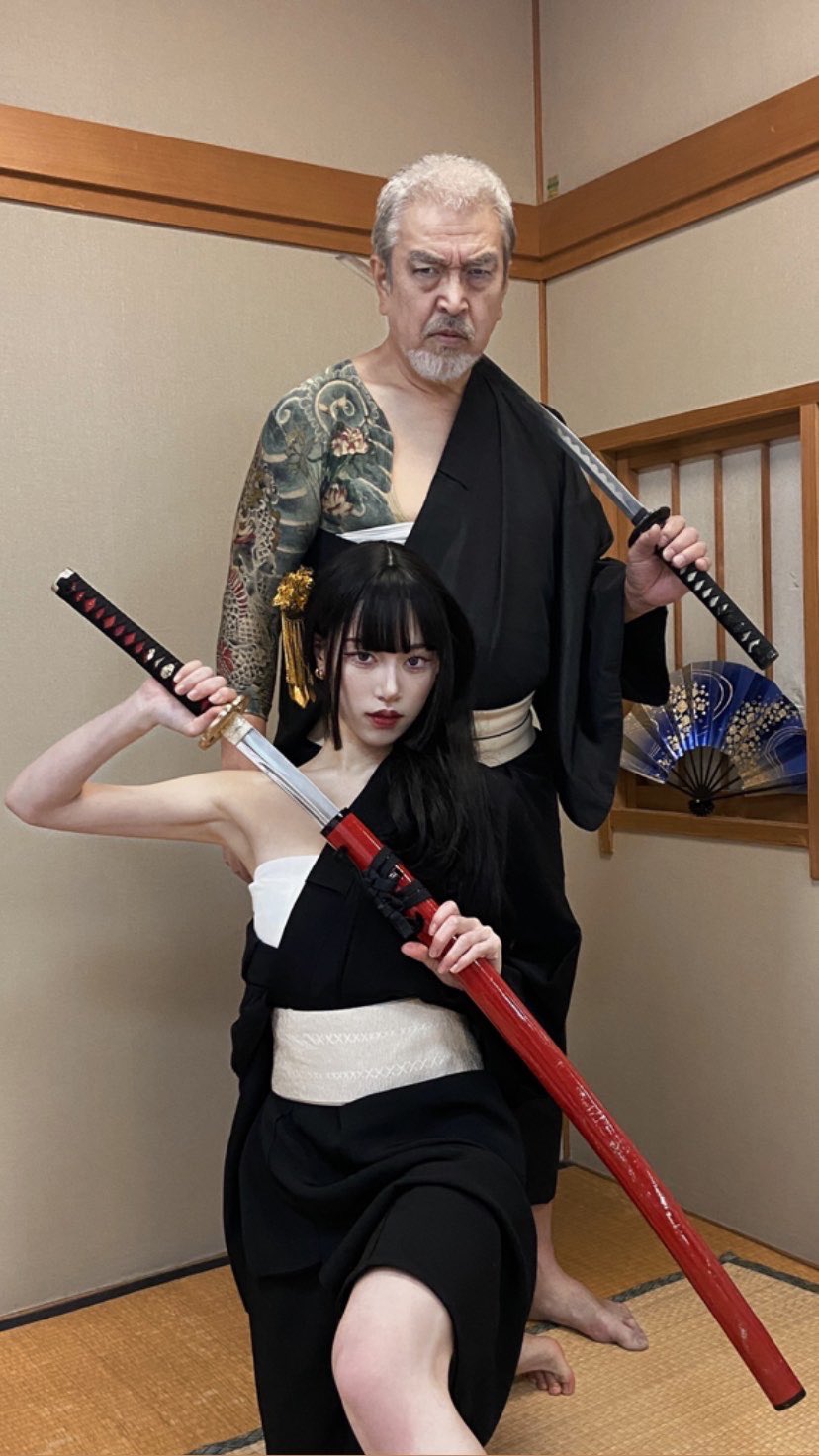 Cosplay Yapan Baba-Kız Çifti Viral Oldu
